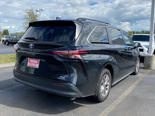 2022 Toyota Sienna XLE