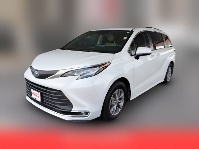 2022 Toyota Sienna XLE