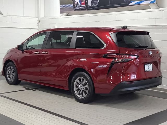 2022 Toyota Sienna XLE