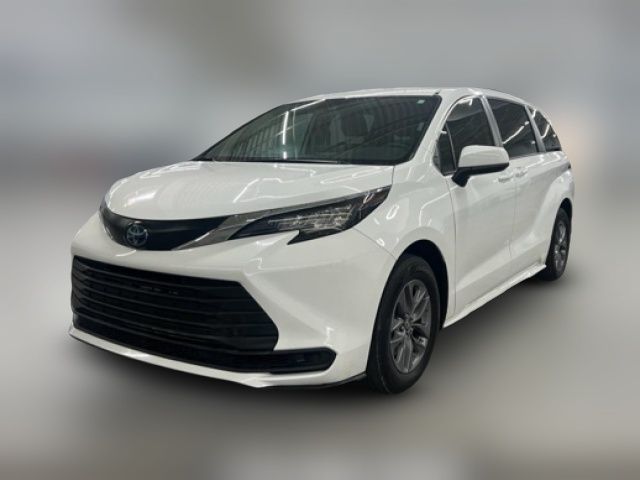 2022 Toyota Sienna LE