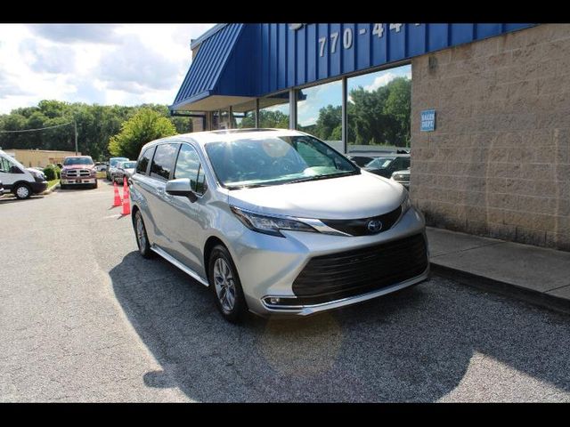 2022 Toyota Sienna XLE