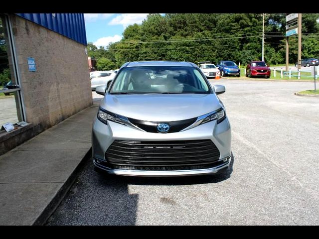 2022 Toyota Sienna XLE
