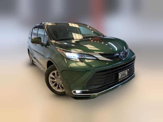 2022 Toyota Sienna XLE