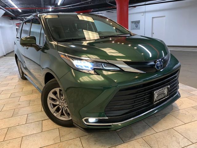 2022 Toyota Sienna XLE