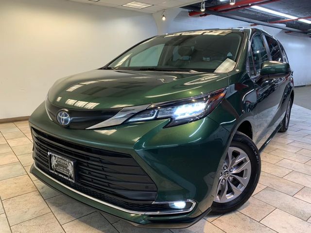 2022 Toyota Sienna XLE