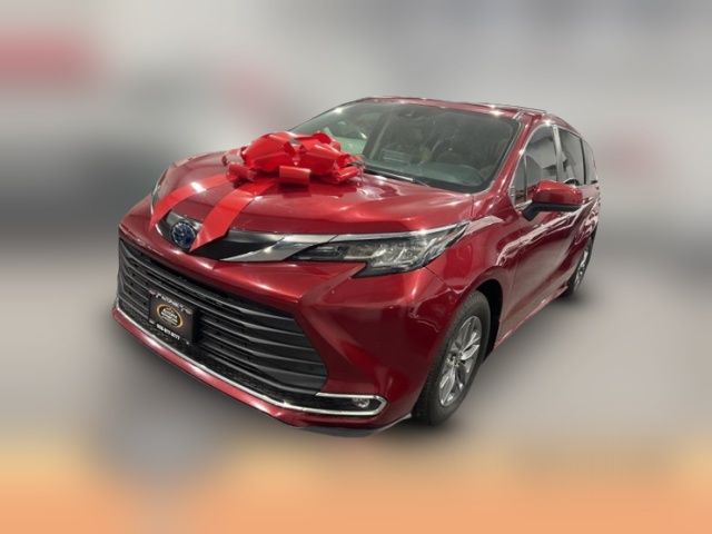 2022 Toyota Sienna XLE