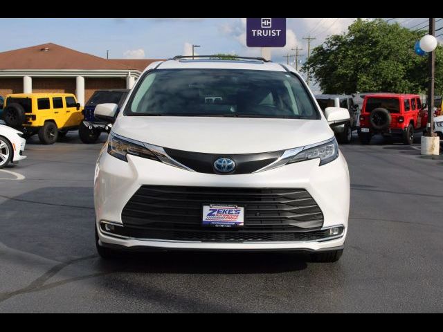 2022 Toyota Sienna XLE