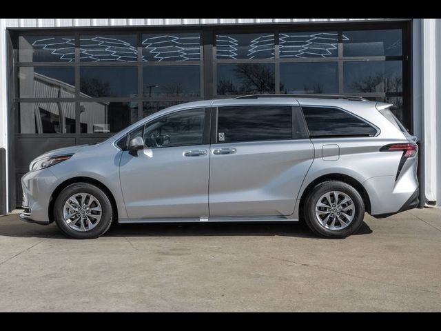 2022 Toyota Sienna XLE