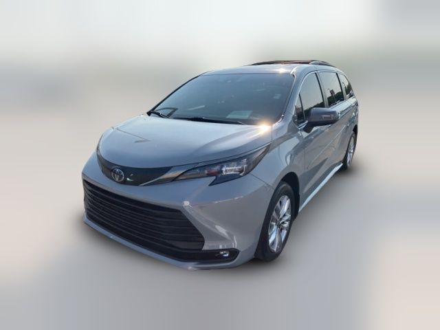 2022 Toyota Sienna XLE Woodland Edition