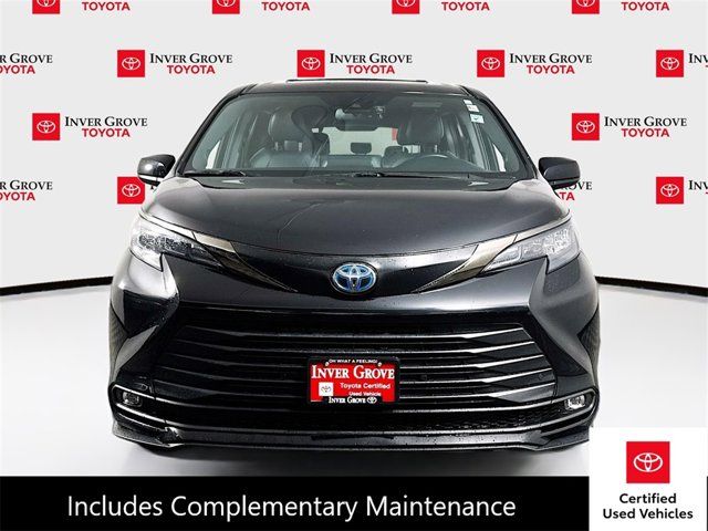 2022 Toyota Sienna XLE Woodland Edition