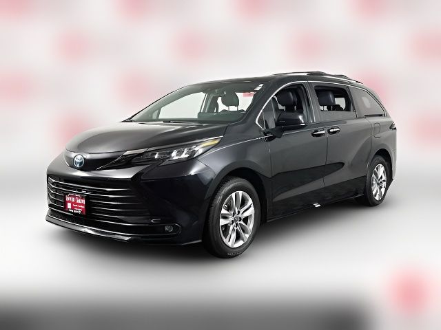 2022 Toyota Sienna XLE Woodland Edition