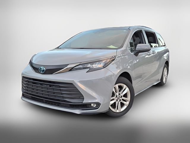 2022 Toyota Sienna XLE Woodland Edition