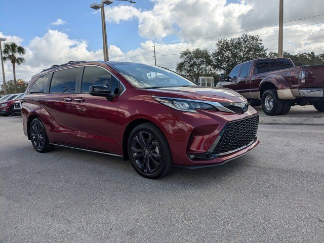 2022 Toyota Sienna XSE