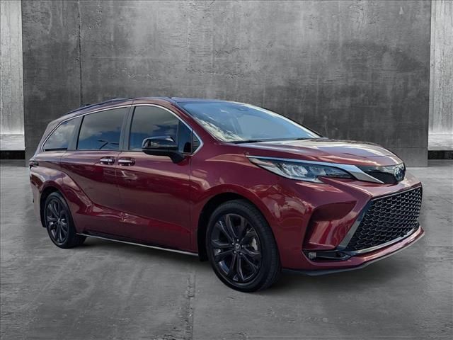 2022 Toyota Sienna XSE