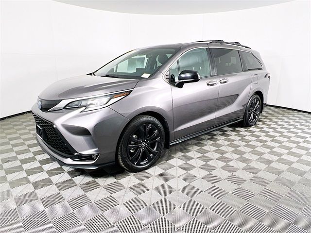 2022 Toyota Sienna XSE