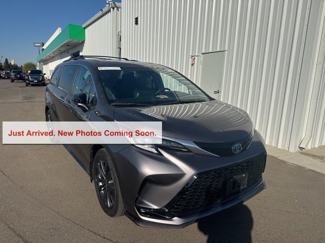 2022 Toyota Sienna XSE