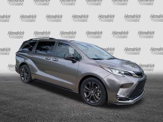 2022 Toyota Sienna XSE