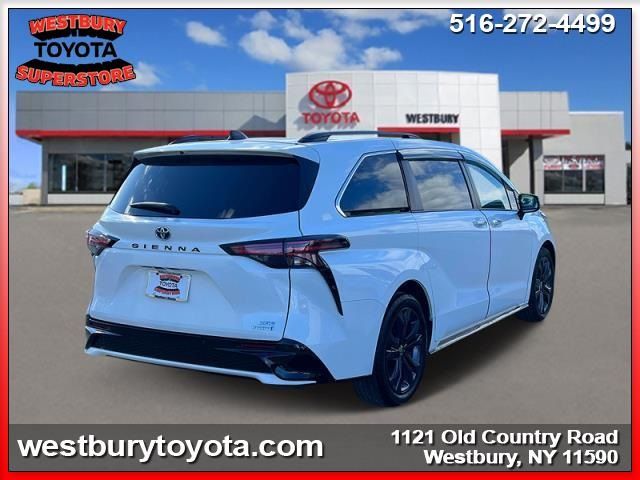 2022 Toyota Sienna XSE