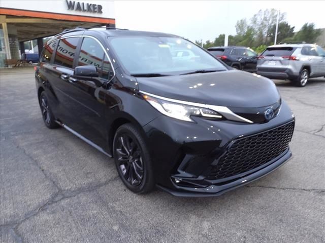 2022 Toyota Sienna XSE