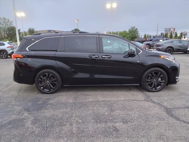 2022 Toyota Sienna XSE