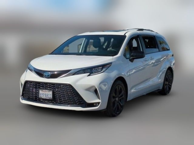 2022 Toyota Sienna XSE