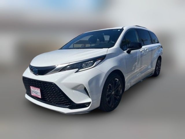 2022 Toyota Sienna XSE