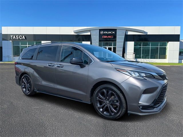 2022 Toyota Sienna XSE