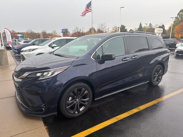 2022 Toyota Sienna XSE