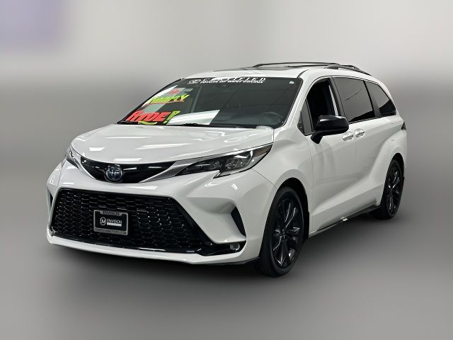 2022 Toyota Sienna XSE