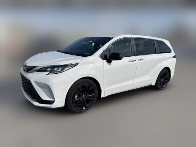 2022 Toyota Sienna XSE