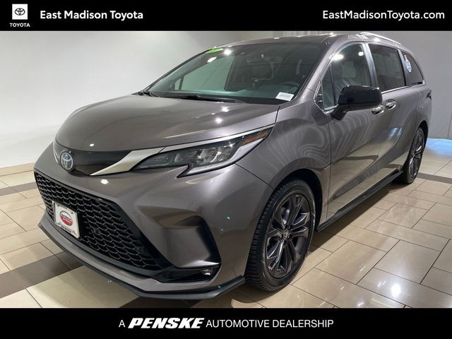 2022 Toyota Sienna XSE