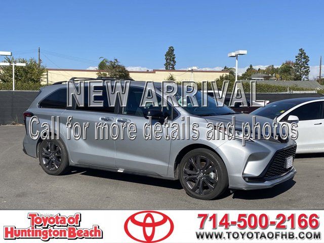 2022 Toyota Sienna XSE