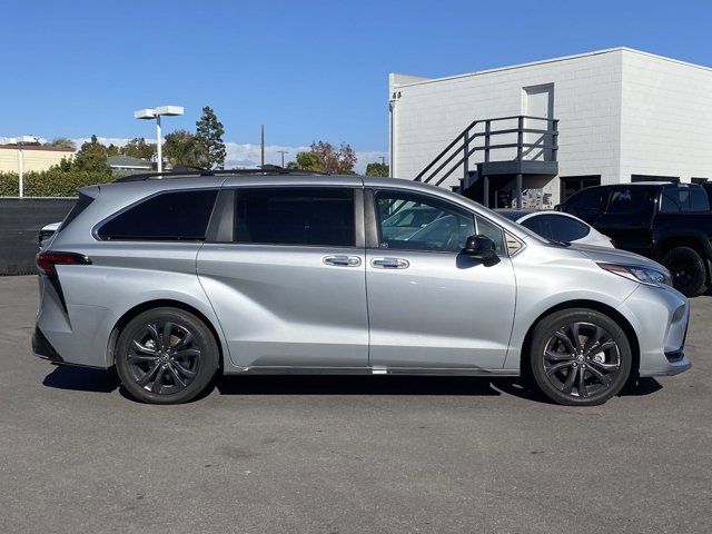 2022 Toyota Sienna XSE