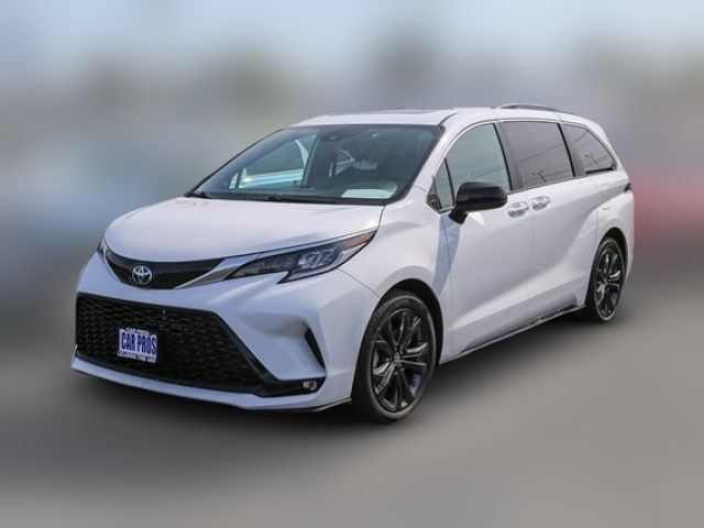 2022 Toyota Sienna XSE
