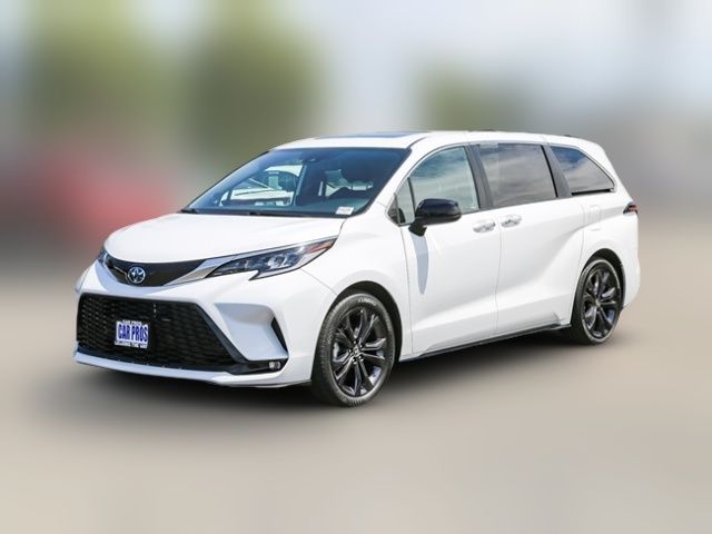 2022 Toyota Sienna XSE