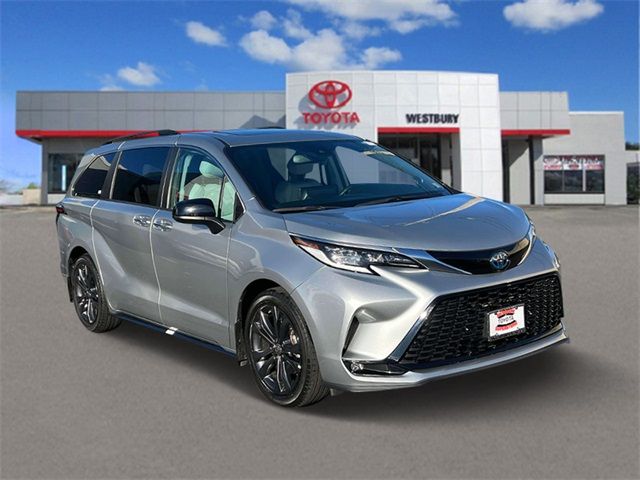 2022 Toyota Sienna XSE