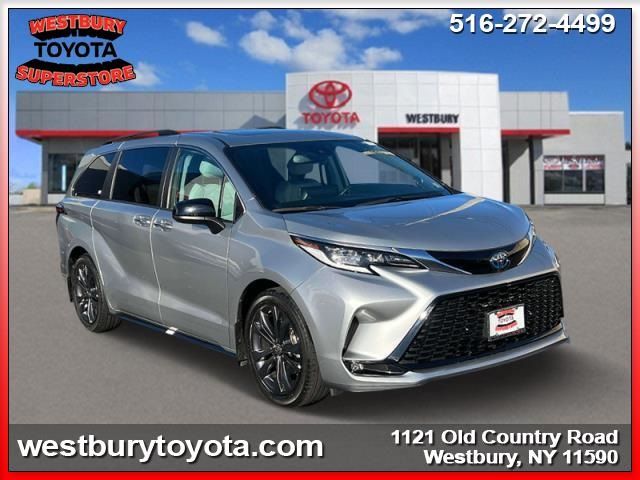 2022 Toyota Sienna XSE