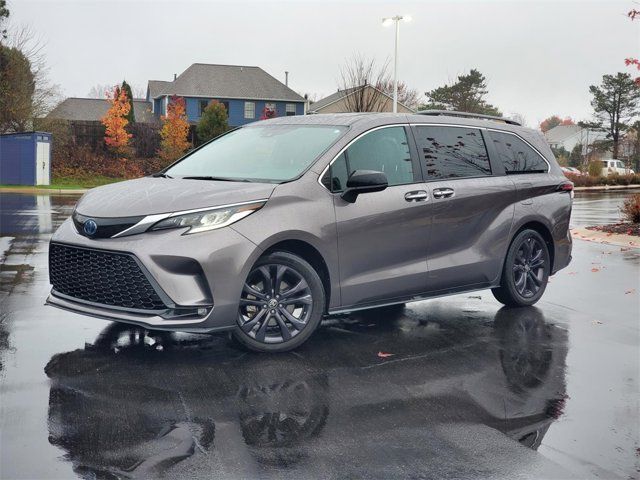 2022 Toyota Sienna XSE