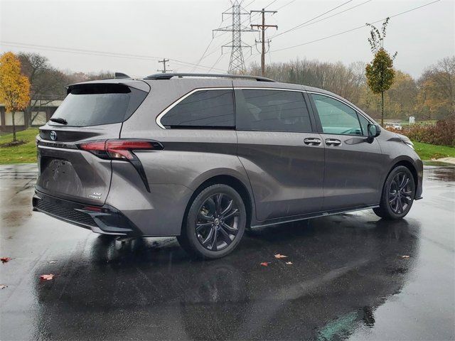 2022 Toyota Sienna XSE