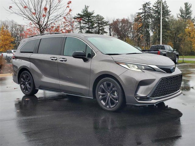 2022 Toyota Sienna XSE