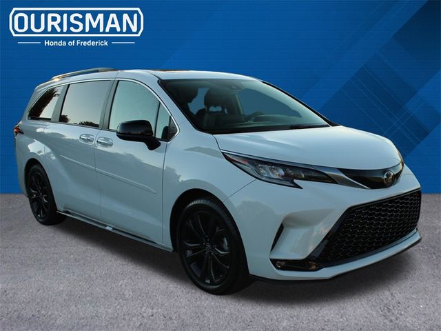 2022 Toyota Sienna XSE