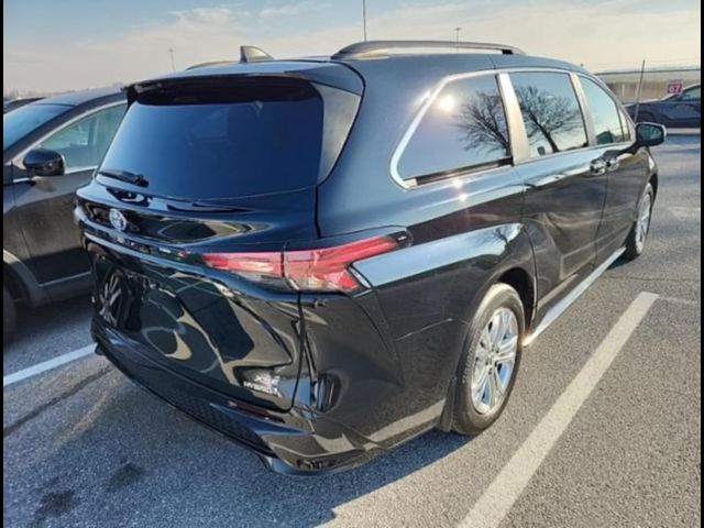 2022 Toyota Sienna XSE