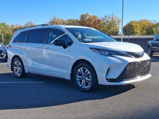 2022 Toyota Sienna XSE