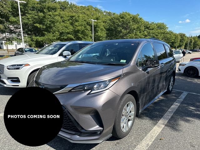 2022 Toyota Sienna XSE