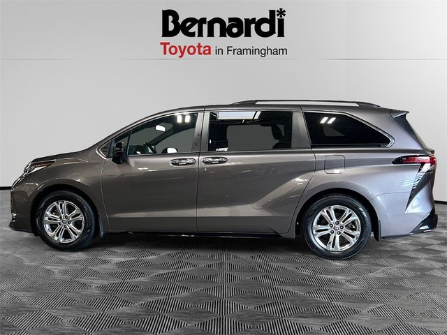 2022 Toyota Sienna XSE