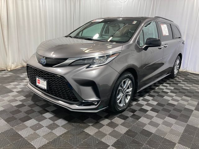 2022 Toyota Sienna XSE