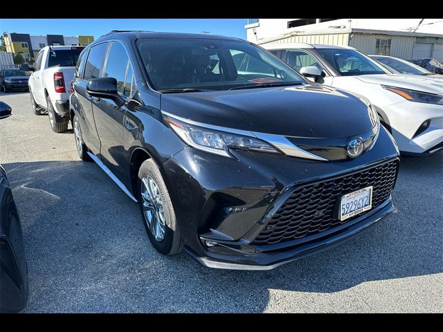 2022 Toyota Sienna XSE