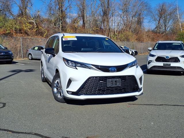 2022 Toyota Sienna XSE