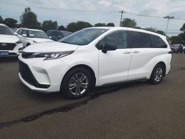 2022 Toyota Sienna XSE