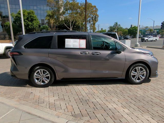 2022 Toyota Sienna XSE